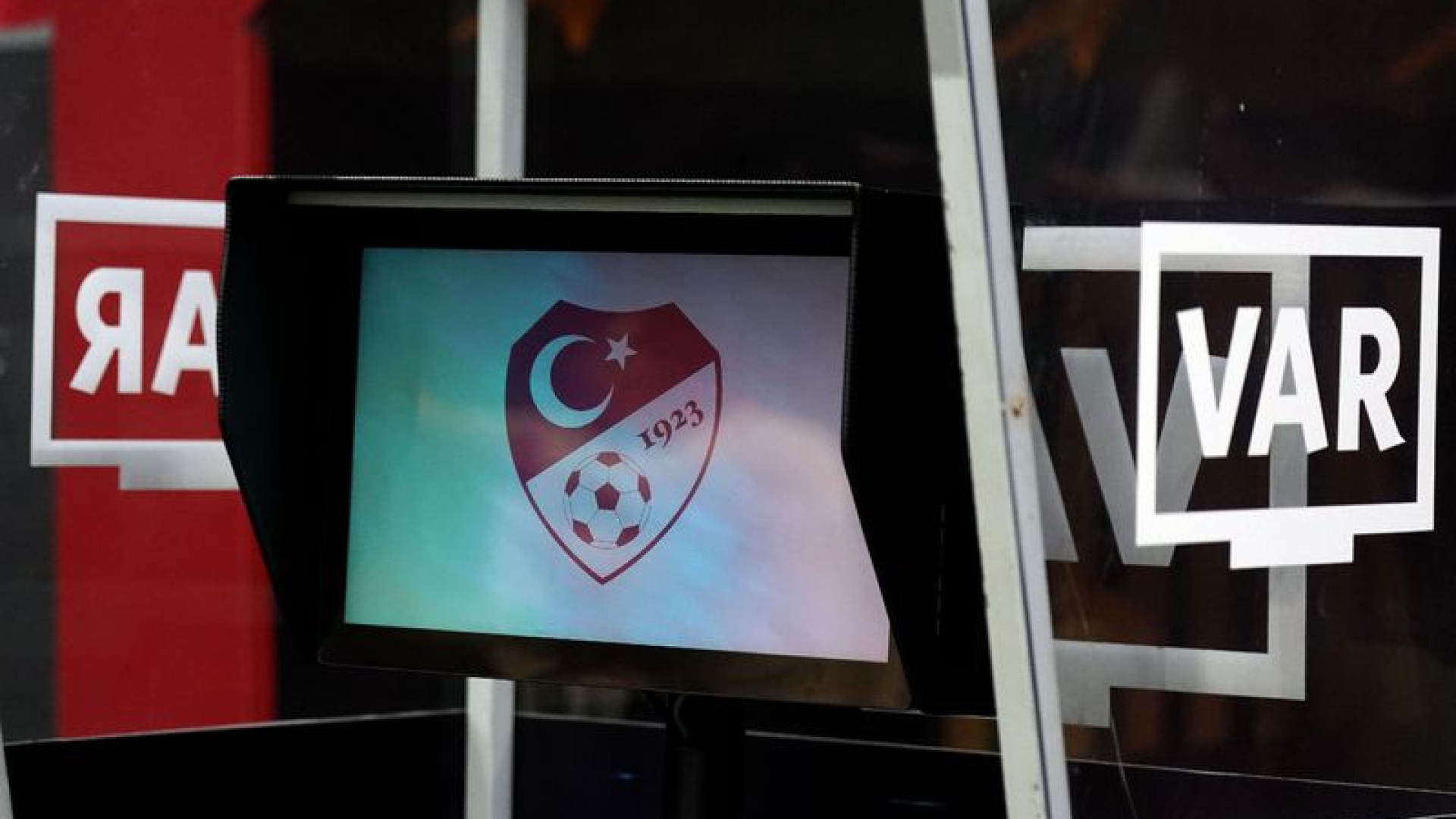 TFF, Konyaspor-Galatasaray Maçının VAR Kayıtlarını Açıkladı: Sane'nin Golü Neden İptal Edildi?