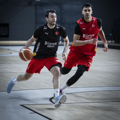 12 Dev Adam, Sırbistan'a bileniyor