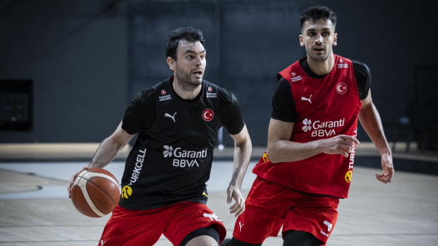 12 Dev Adam, Sırbistan'a bileniyor