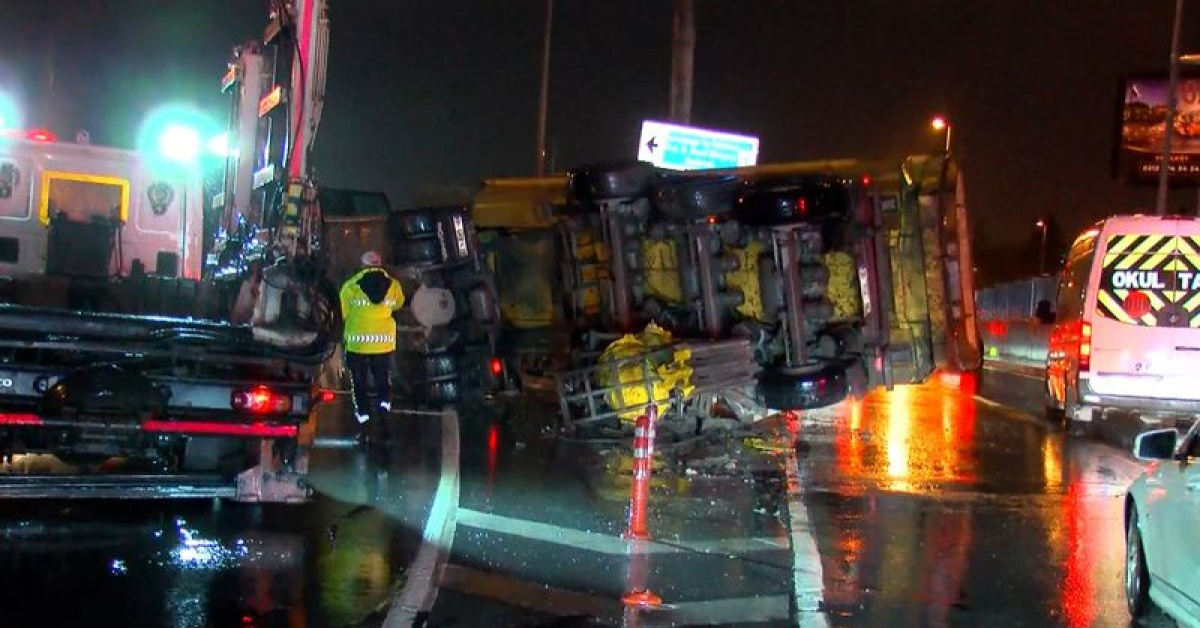'Bakırköy'de Trafikanın Yönüne Çarpışma' Haberi - Bugun.TR