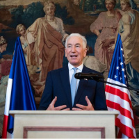 Trump'ın Paris Büyükelçisi dünürü kriz yarattı