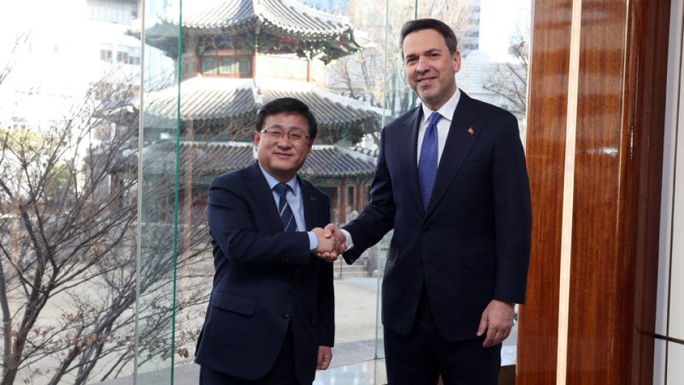 Bakan Bayraktar, Güney Kore'de