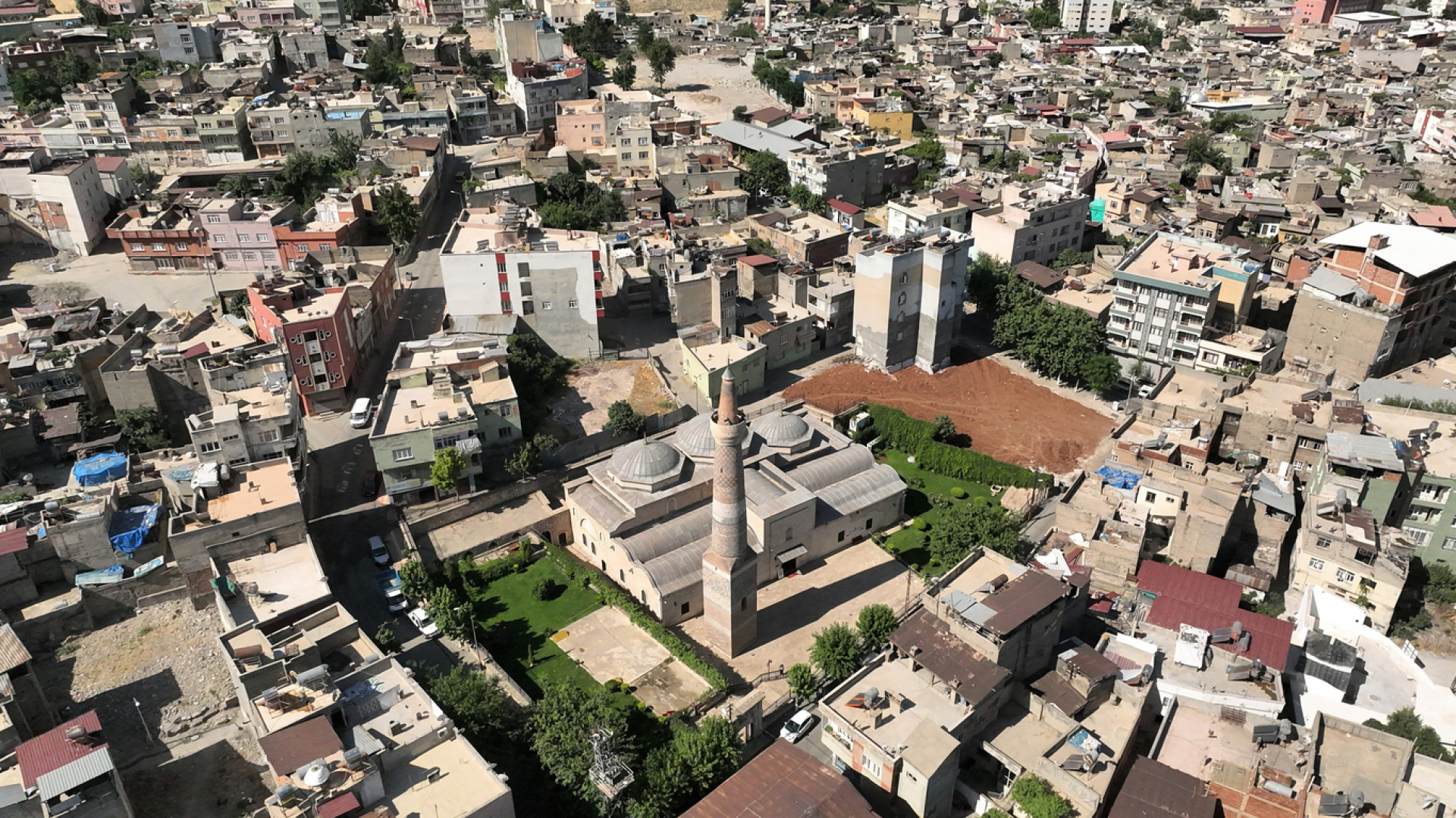 Siirt'in Meşhur Lezzetleri ve Görülecek Yerleri: Bir Gezi Rehberi