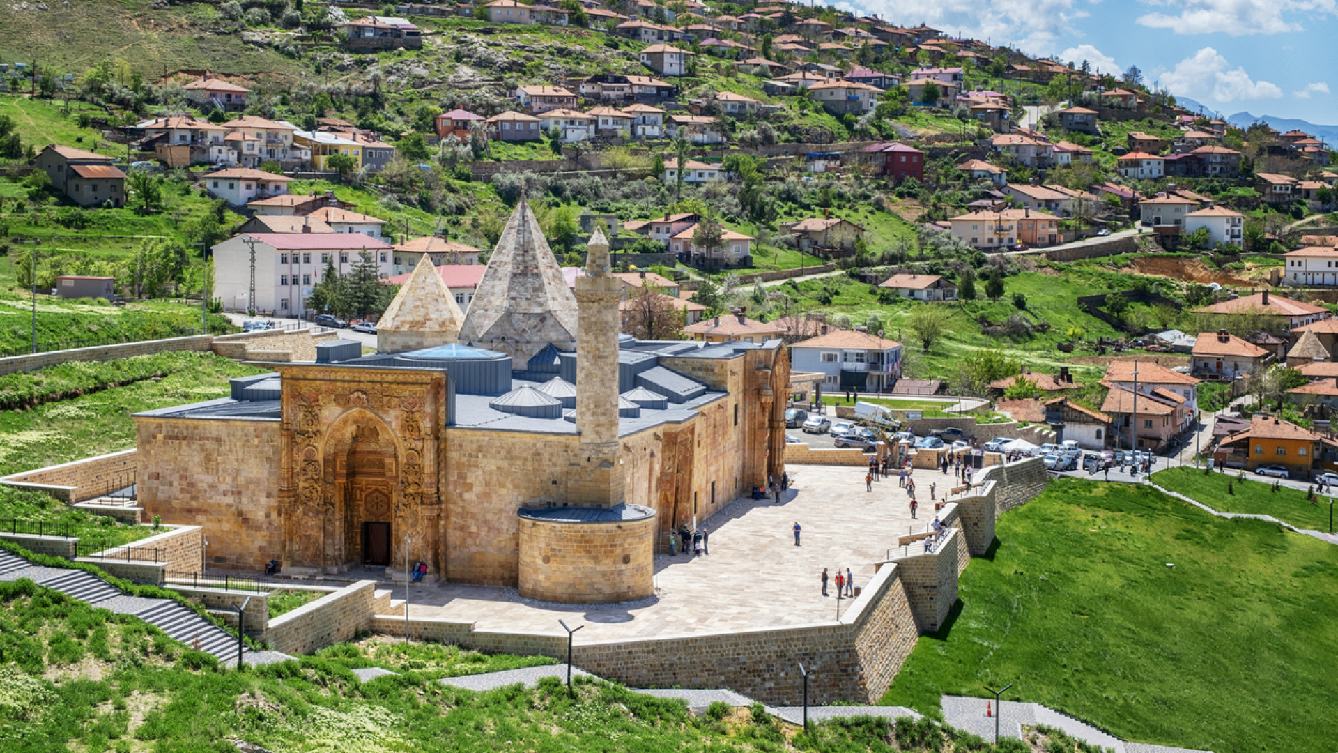 Sivas'ın Meşhur Lezzetleri ve Gezilecek Yerleri: Tarih, Kültür ve Doğa