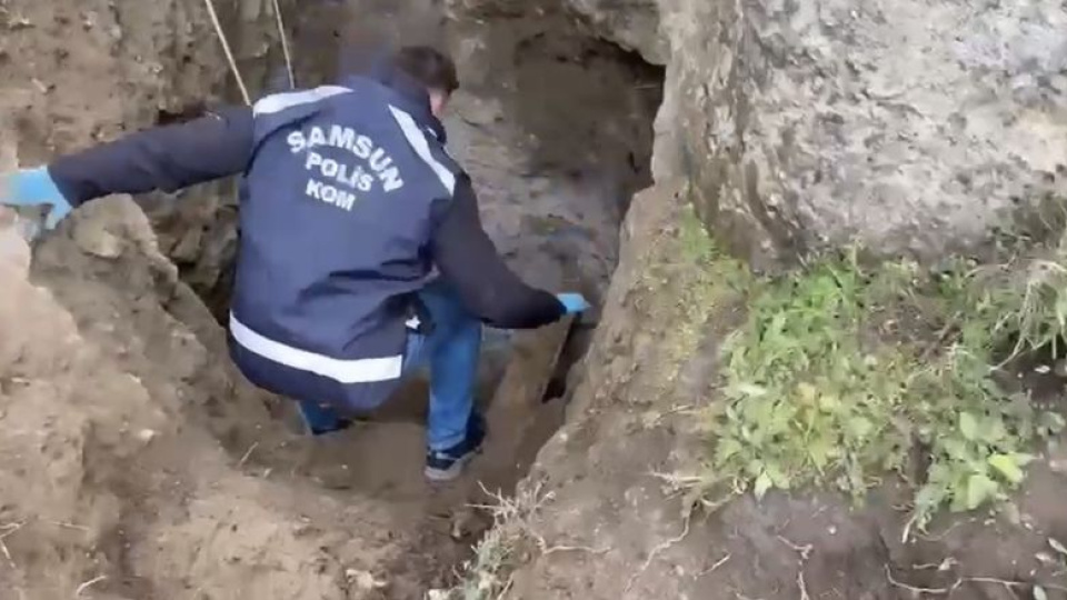 Kanalizasyon bahanesiyle define çukuru kazdılar