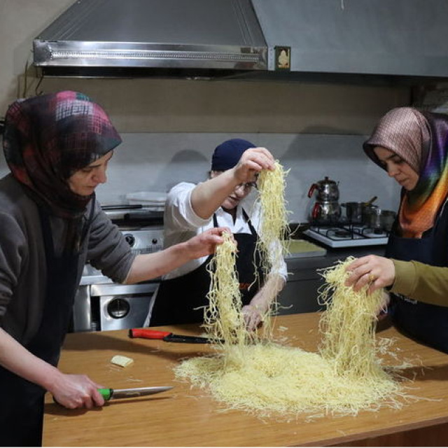 Evde kadayıf hamuru nasıl yapılır?