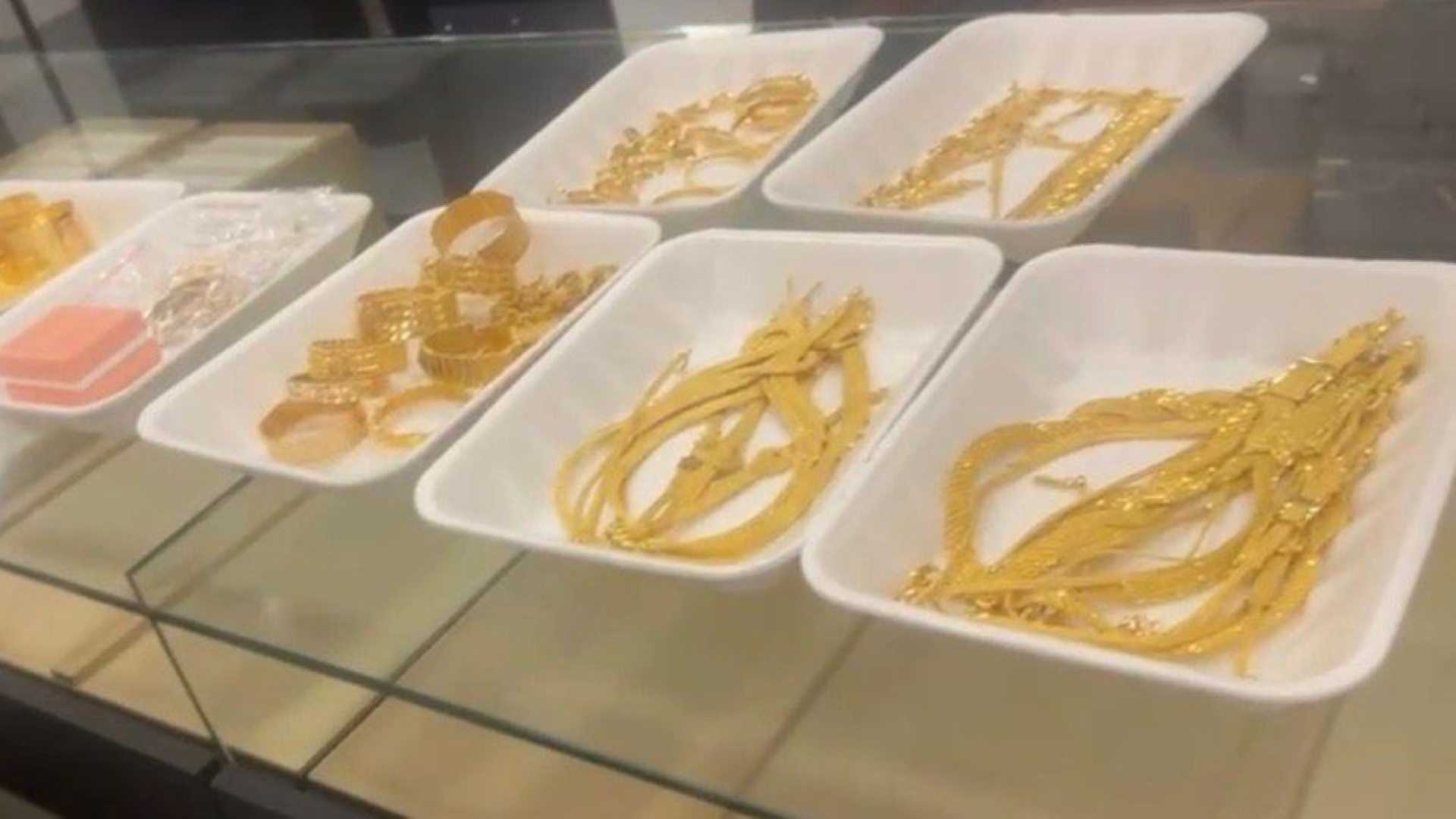 Adliyeden Çalınan Altınların Kaynağı: Göçmen Kaçakçılığı Operasyonunda Ele Geçirilmiş
