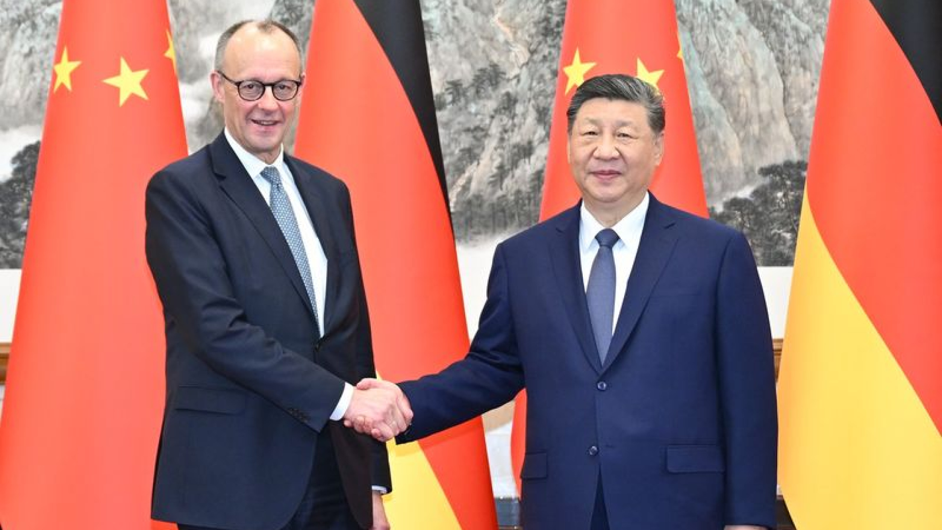 Şi Cinping ve Friedrich Merz Pekin'de Bir Araya Geldi: İkili İlişkiler ve Küresel Etkiler