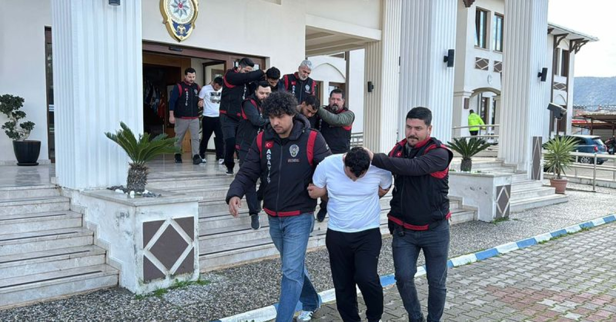 'Fethiye'de Uyuşuccuya Karşı Başarılı Baskın: Şüpheciler Yakalanıyor'