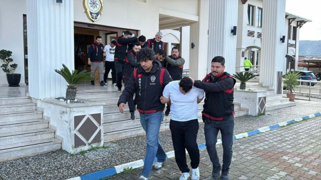 2 villaya uyuşturucu baskını: 12 gözaltı