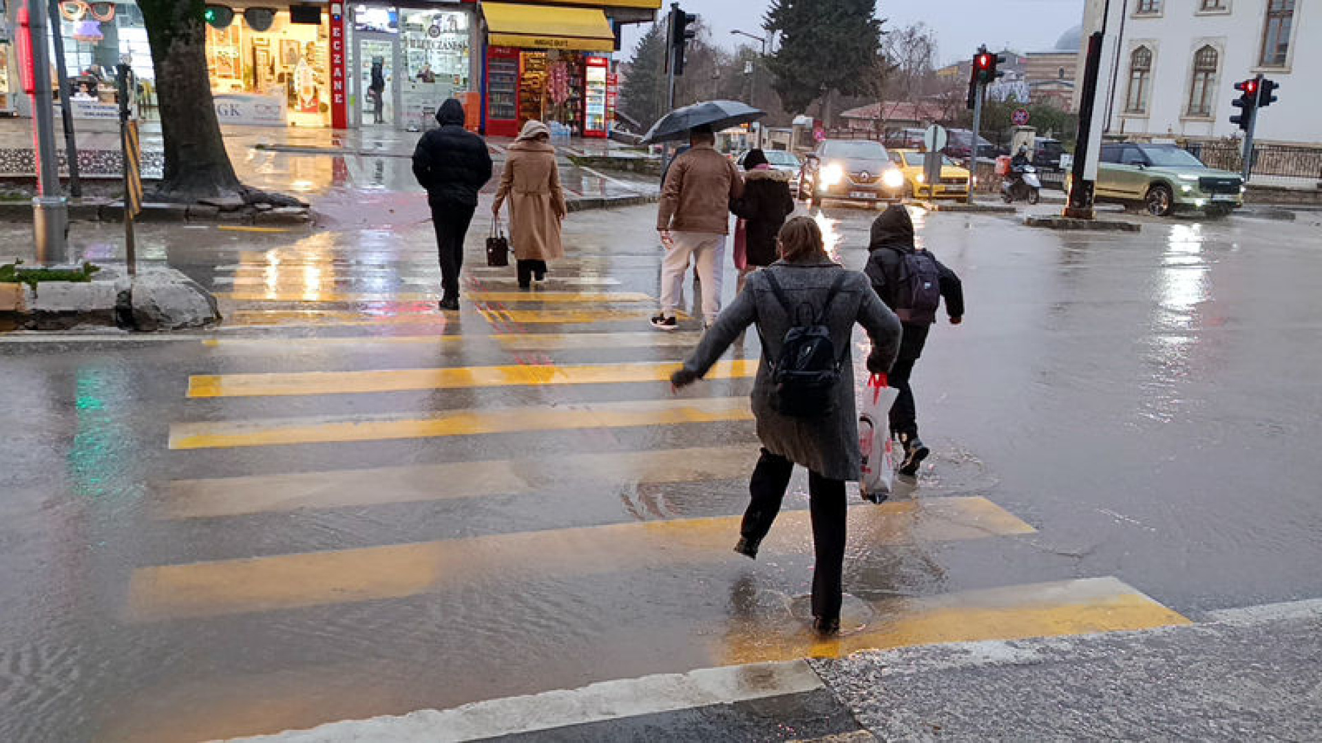 Marmara Bölgesi'nde Hava Sıcaklıkları Düşüyor: Kar ve Buzlanma Uyarısı
