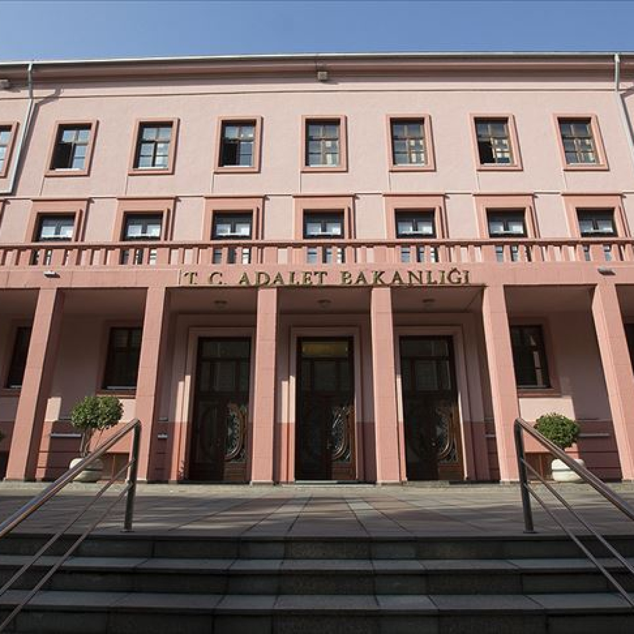 Adalet Bakanlığı personel alımı yapıyor!