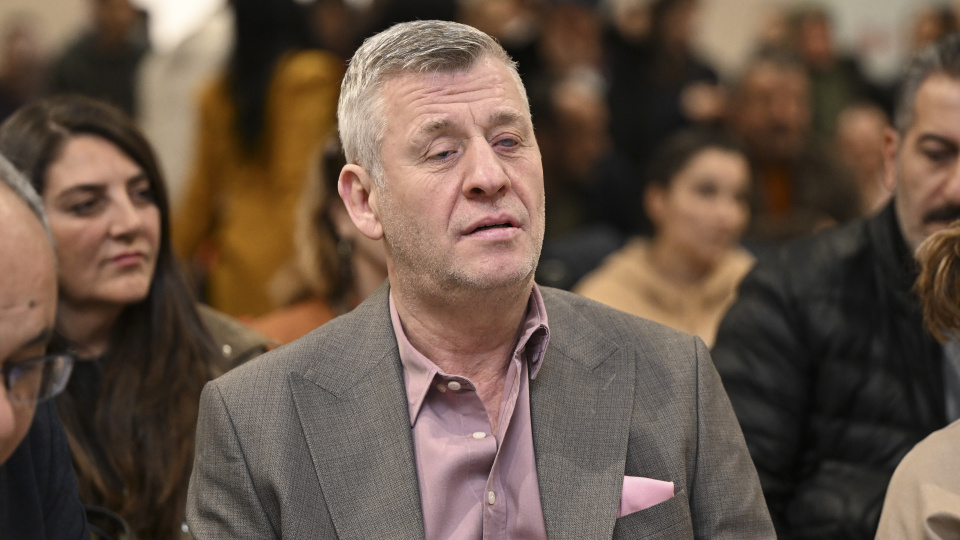 "Hayat düşene değil, vazgeçene küsüyor"