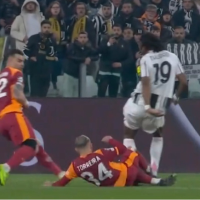 Juventus penaltı kazandı!