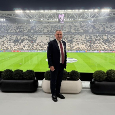 Bakan Bak, Juventus-Galatasaray maçını takip etti!