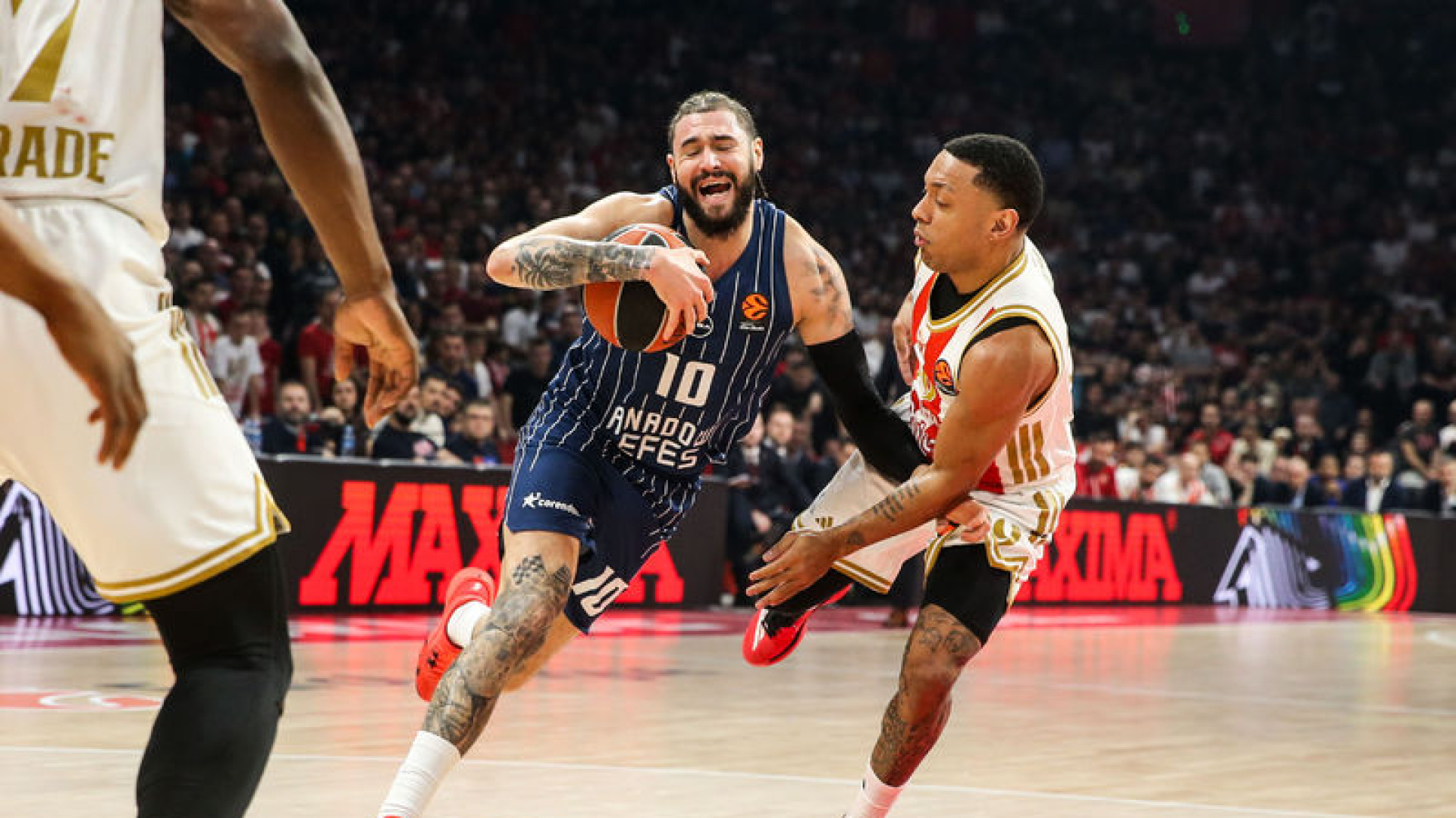 EuroLeague'de Hüsran: Anadolu Efes, Kızılyıldız'a Deplasmanda Yenildi