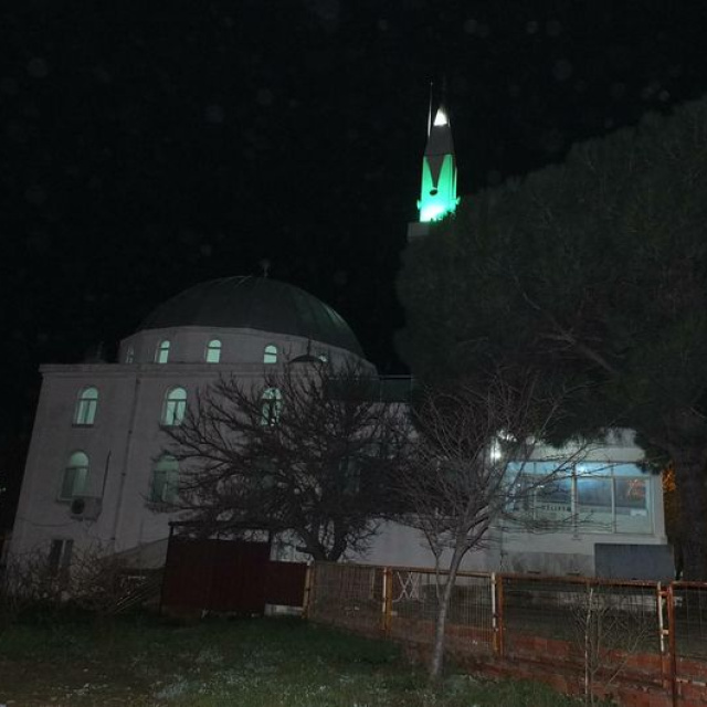 Bir ilçe 3 dakika önce iftar yaptı