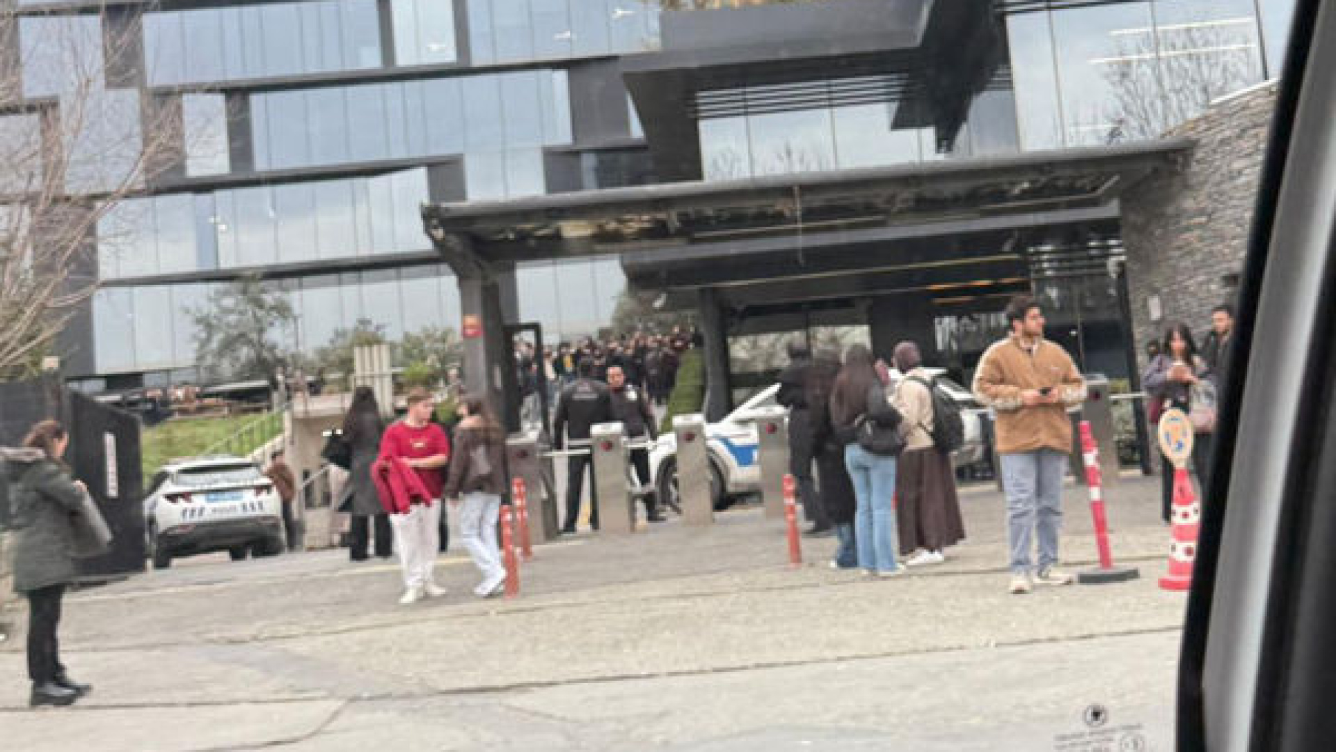Üniversitede Dönem Ödevi Tartışması Bıçaklı Saldırıya Dönüştü: Bir Öğrenci Ağır Yaralandı