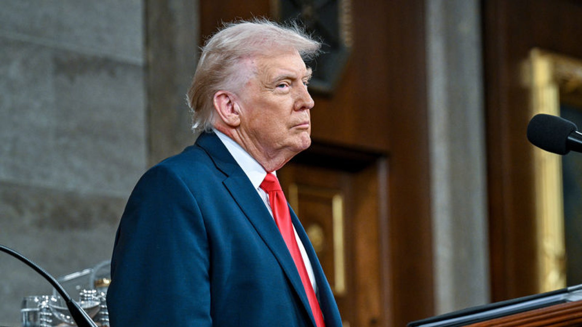 ABD'de Anket: Halkın Çoğunluğu Trump'ın Askeri Güç Kullanımına Güvenmiyor