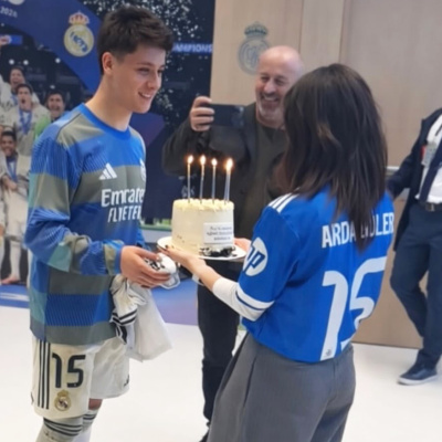 Maç sonrası sürpriz kutlama