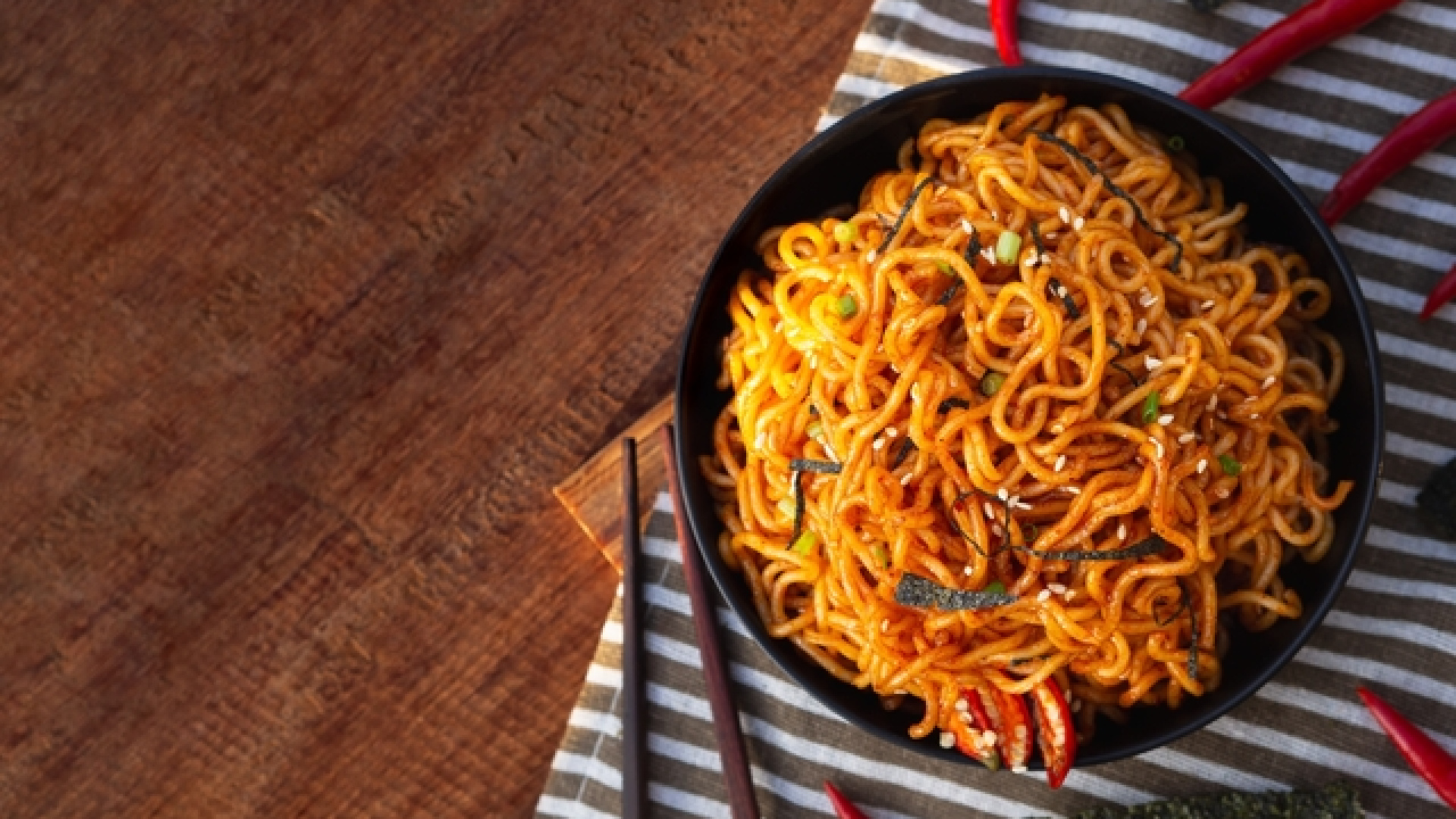 Evde Noodle Yapımı: Doğal, Kolay ve Lezzetli Tarif İle Adım Adım Anlatım