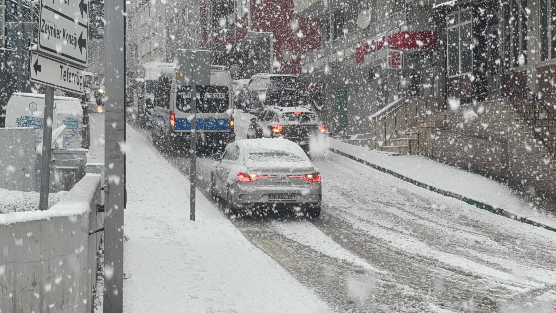 Bursa'da yoğun kar! Adeta hayat durdu! | Son dakika haberleri