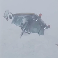 Ardahan'da büyük panik! İş makinelerinin üzerine çığ düştü!