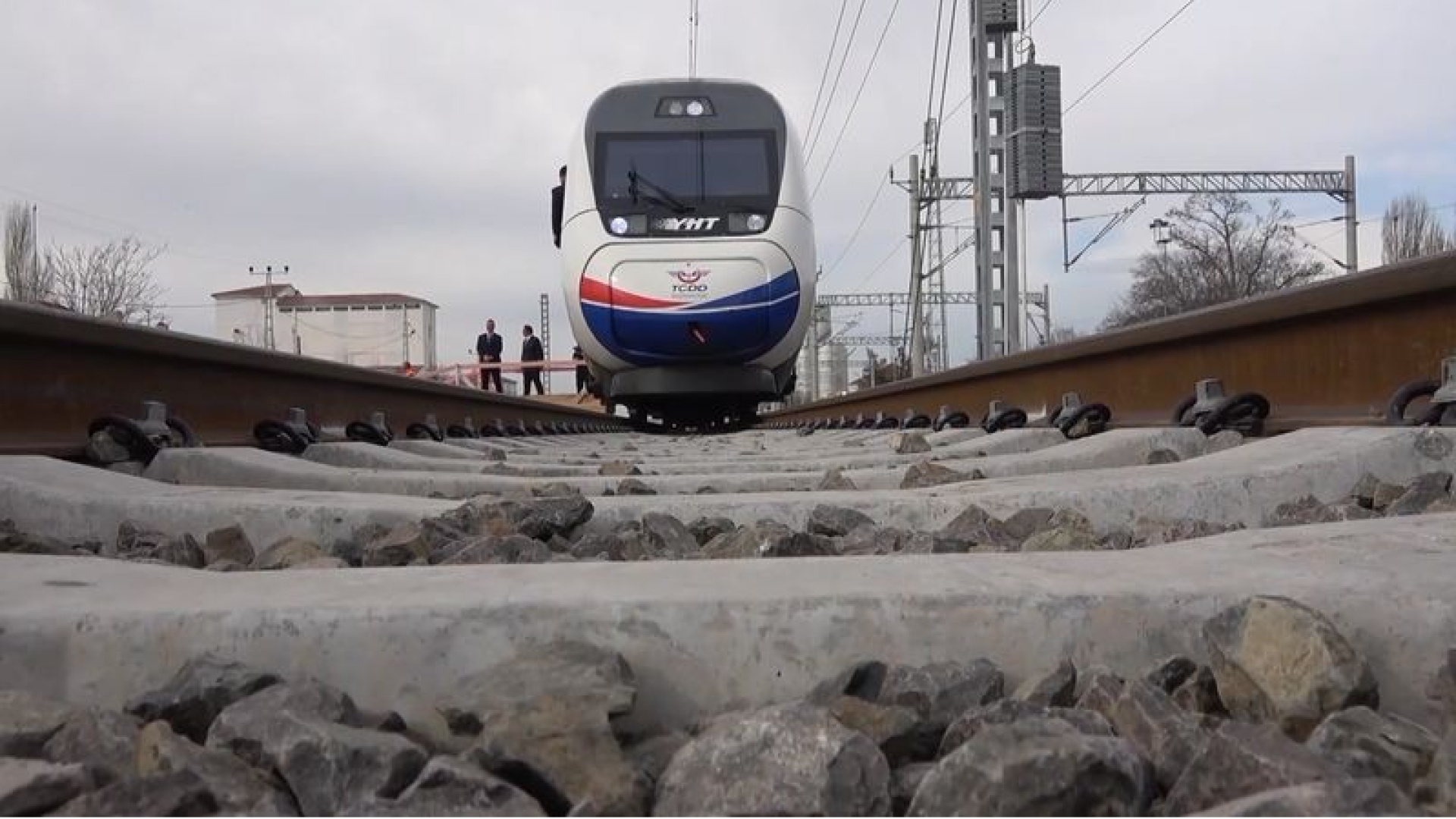 Manisa'da Hızlı Tren İnşaatında Feci Kaza: Genç İşçi Yaşamını Yitirdi