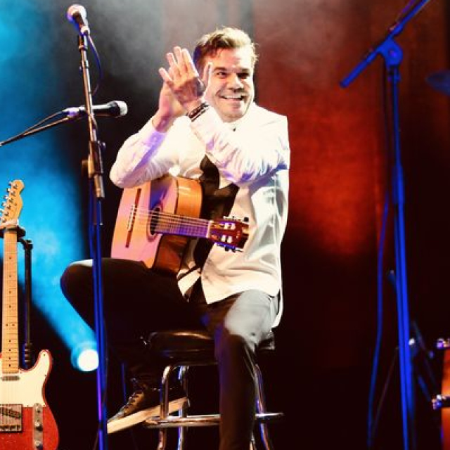 Kenan Doğulu şarkılarını dünya dinleyecek