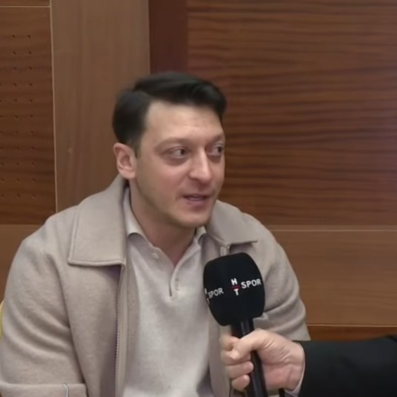 Mesut Özil'den HT Spor'a özel açıklamalar!