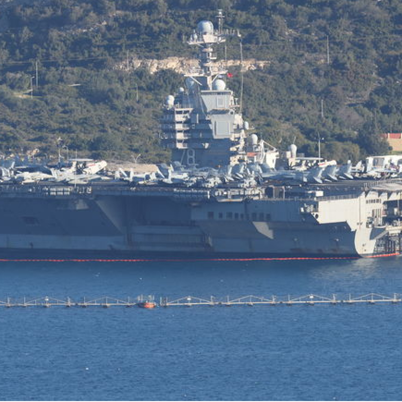 Gerald Ford uçak gemisi Girit'ten ayrıldı