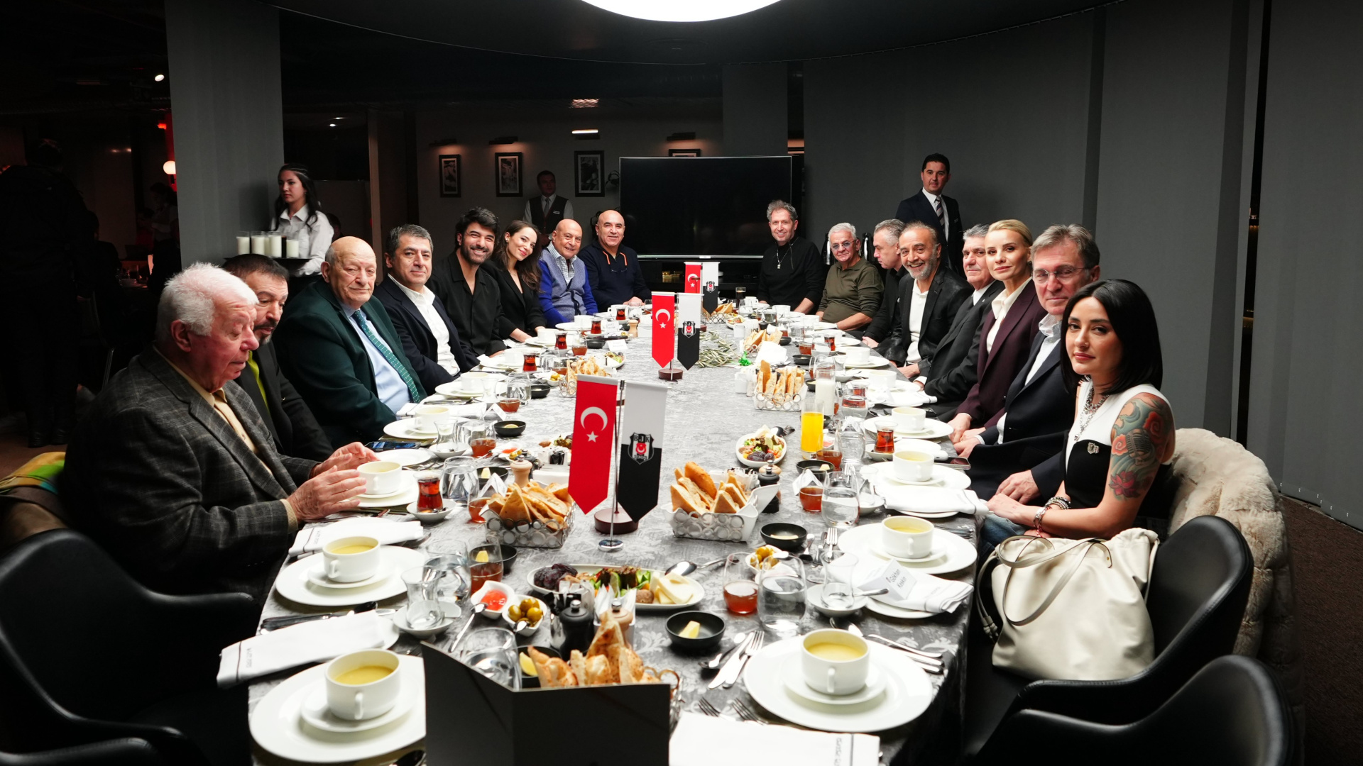 Beşiktaş Camiası Ramazan İftarında Buluştu: Başkan Adalı'dan Güçlü Mesajlar