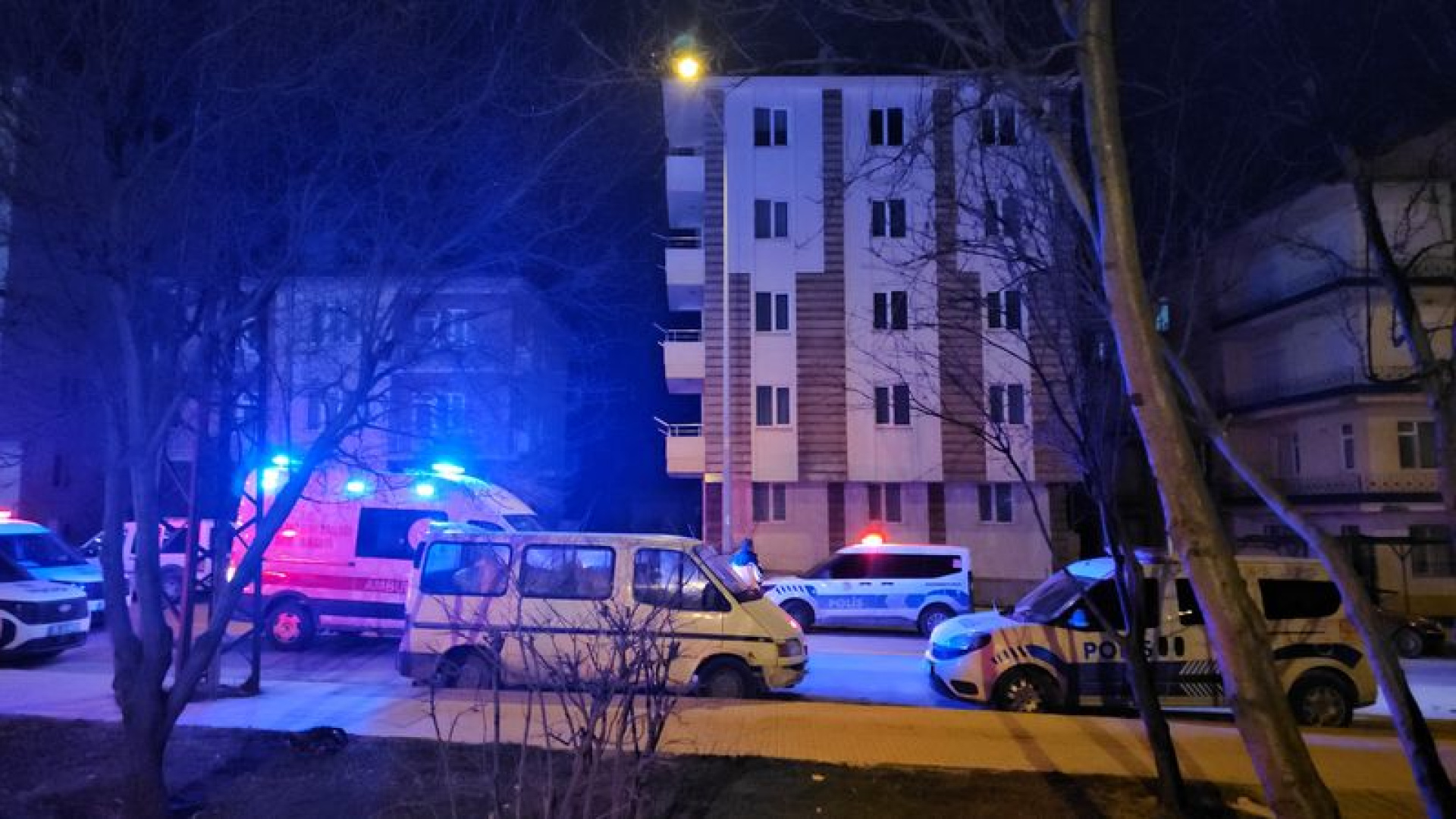 Anne ve babasını rehin aldı! Biber gazıyla yakalandı | Son dakika haberleri