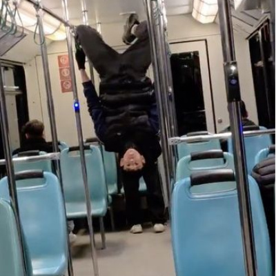 Gençlerin tehlikeli oyunu kamerada