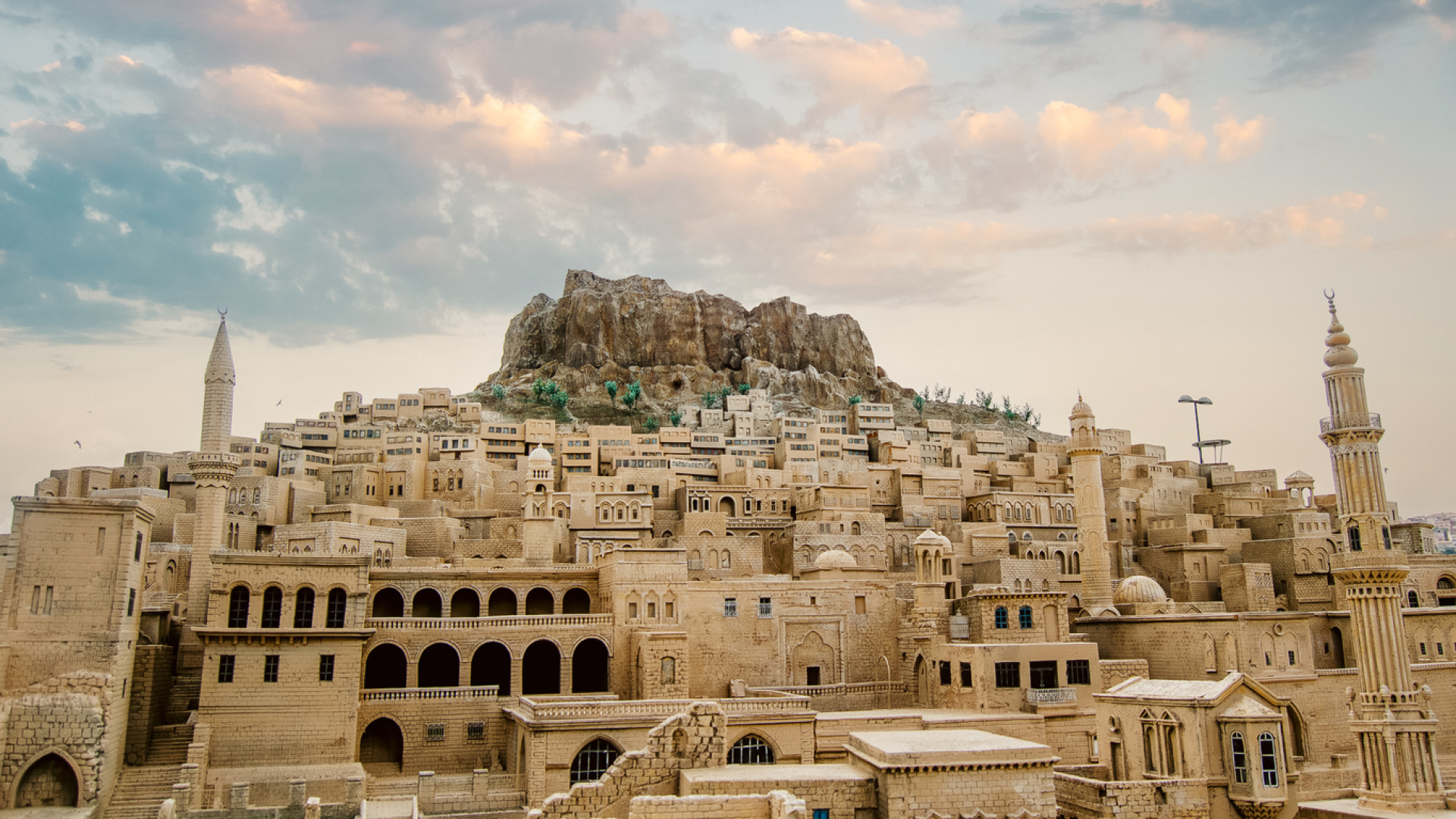 Mardin'in Meşhur Yönleri: Ne Yenir, Ne Alınır, Neresi Gezilir?