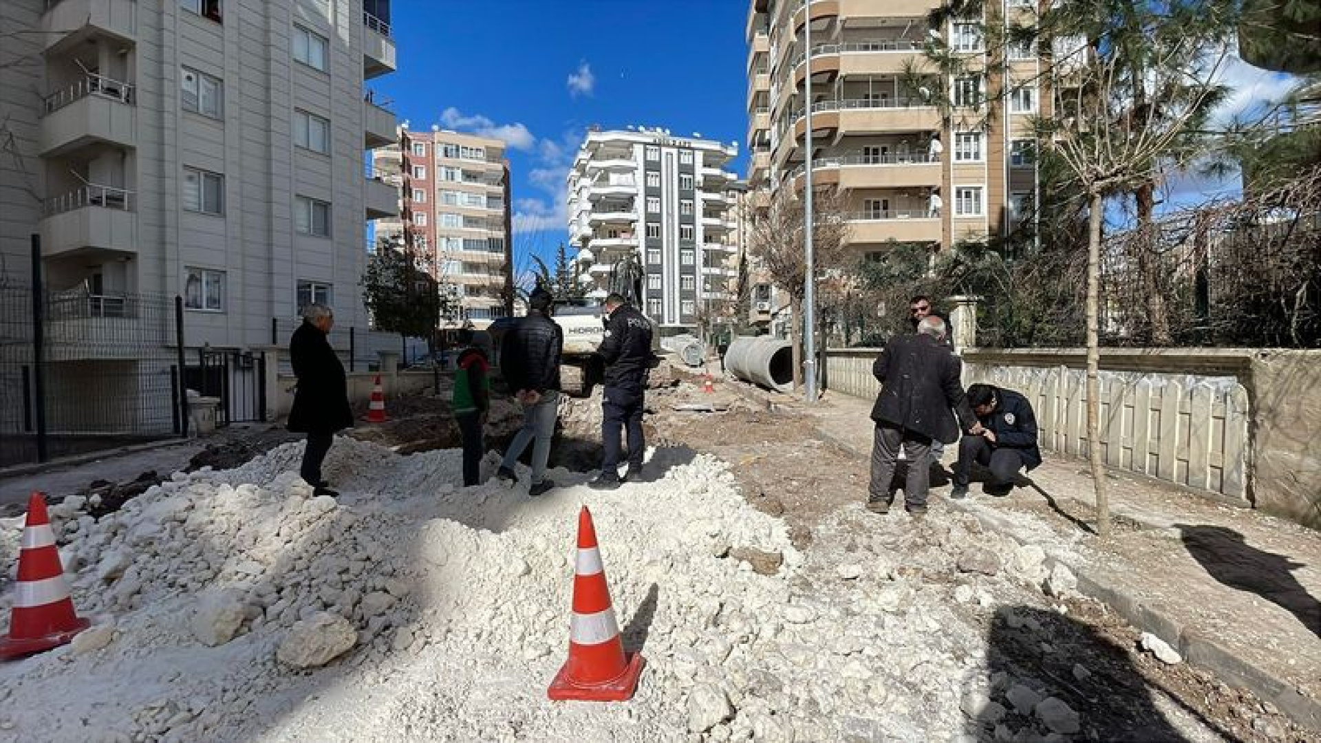 Şanlıurfa'da Altyapı Çalışmasında Göçük: İki İşçi Yaralandı