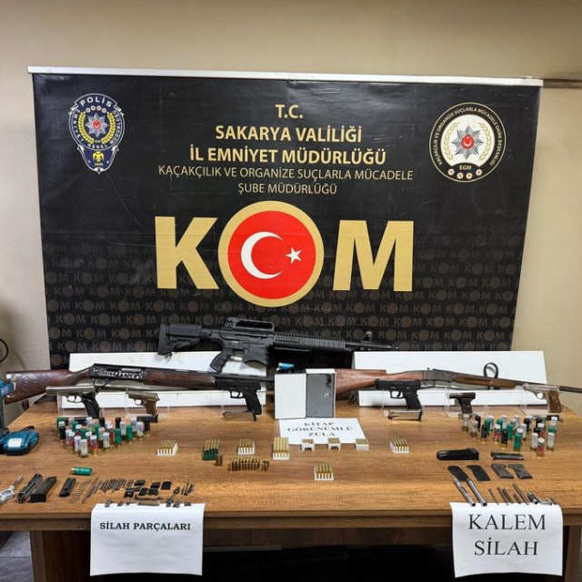 Atölyeye çevrilen evde kalem görünümlü silahlar ele geçirildi