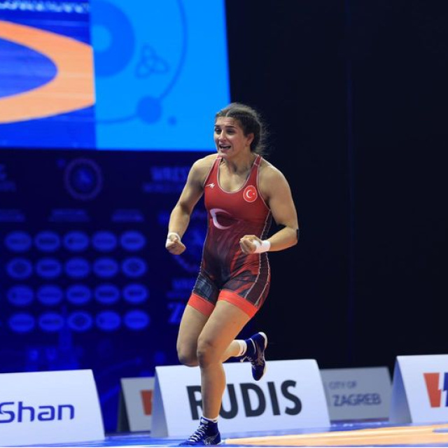 Nesrin Baş'tan bronz madalya!