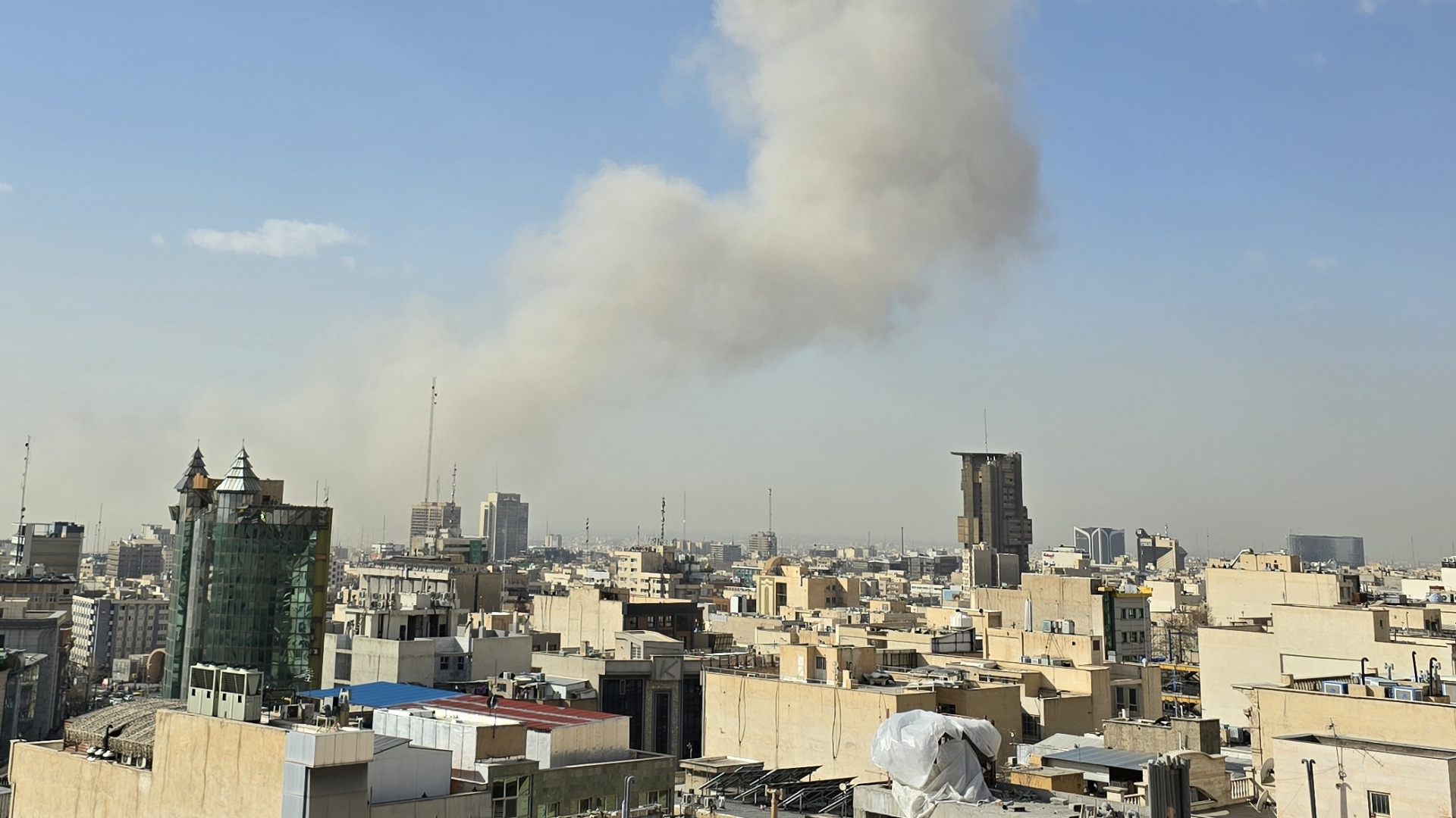İsrail İran'a saldırdı: Tahran'da patlama sesleri | Dış Haberler
