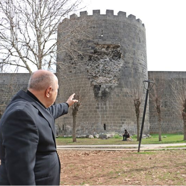 98 burçtan Tek Kapı için çağrı yapıldı