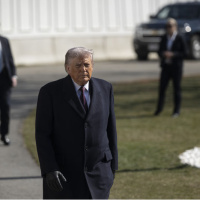 Trump'tan ilk açıklama: İran'a büyük çaplı operasyon başlattık