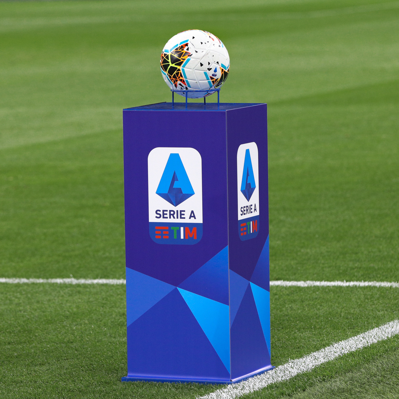 İtalyan futbolu, devlerin arasında tutunamıyor!