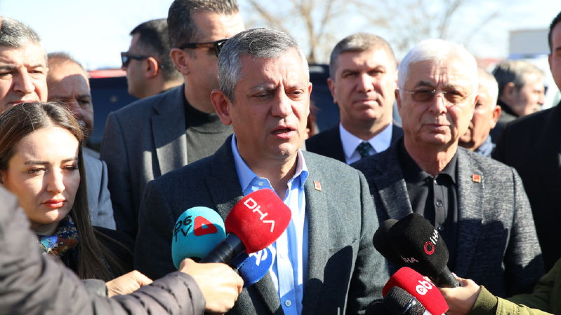 CHP Lideri Özgür Özel, Tutuklu Muhittin Böcek'i Ziyaret Etti: 'Hayati Risk Taşıyor'