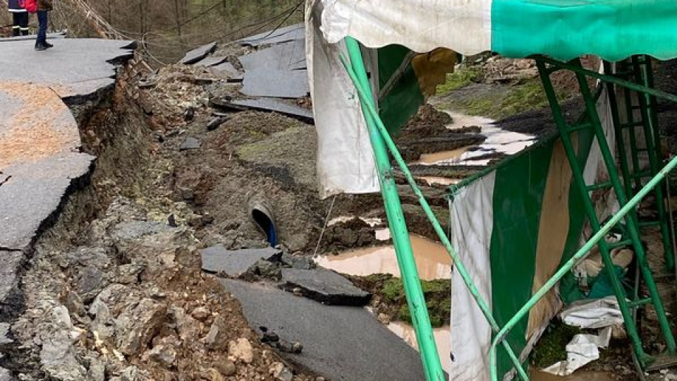 Ordu'da heyelan: Evler yıkıldı, tesis çöktü