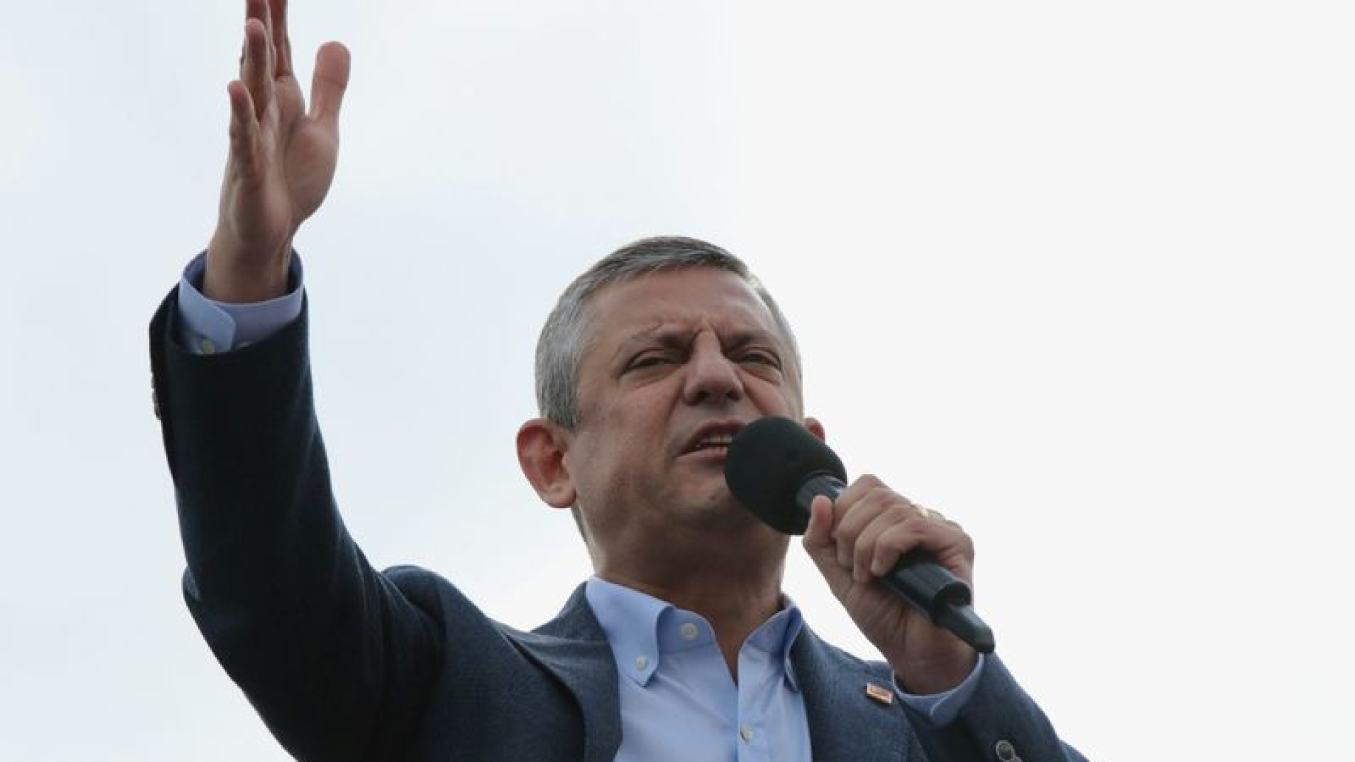 CHP Lideri Özgür Özel, Burdur Mitinginde İktidara Sert Sözlerle Seslendi