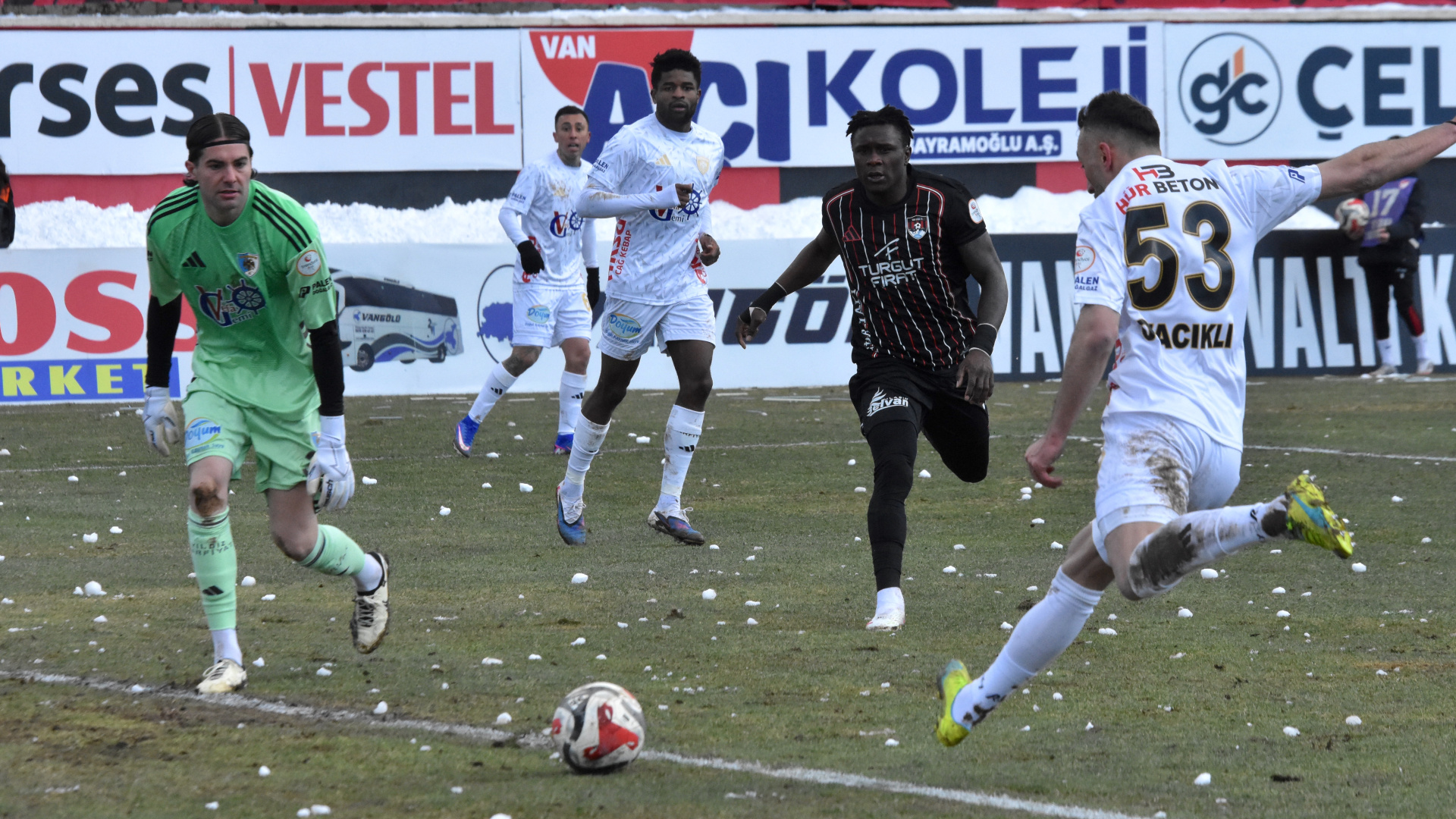 Erzurumspor, Vanspor FK'yi 3-0 Mağlup Etti: Trendyol 1. Lig'de Net Galibiyet