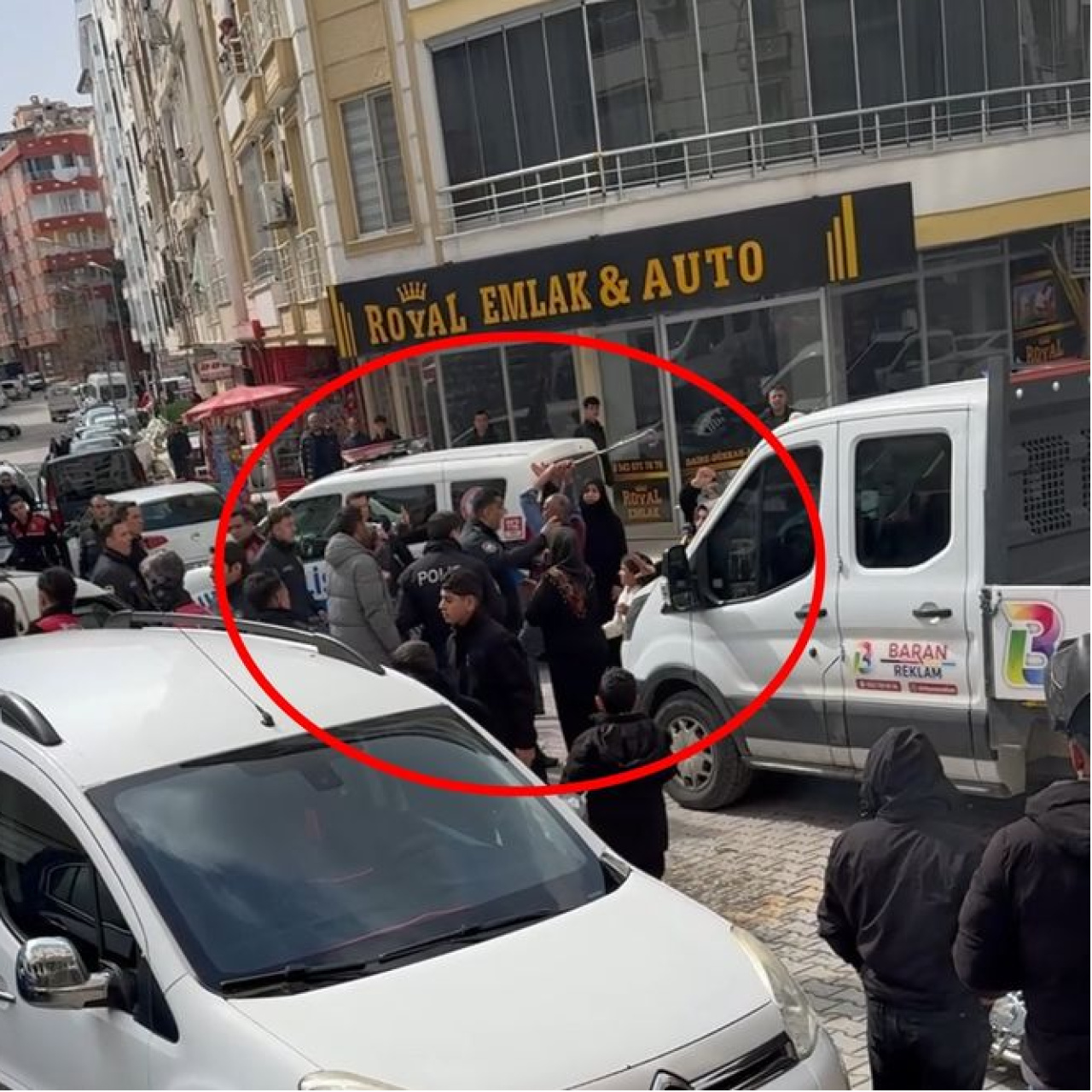 Bıçaklı sopalı 'dünür' kavgası 