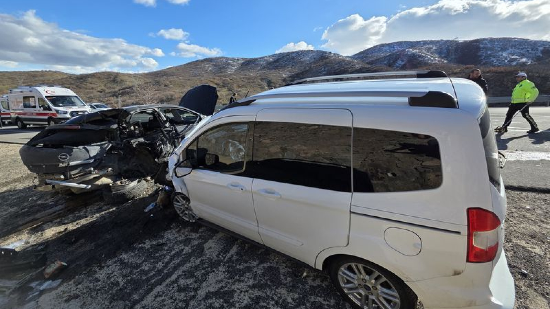 Son dakika: Bingöl'de kaza 2 ölü, 2 yaralı