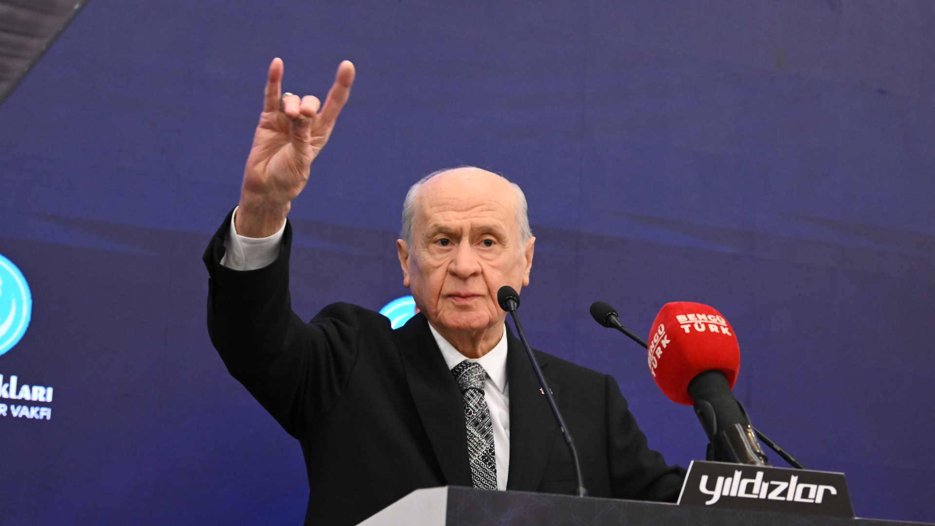 Bahçeli'den Kritik Çağrı: Savaş Değil Barış Hakim Olmalı