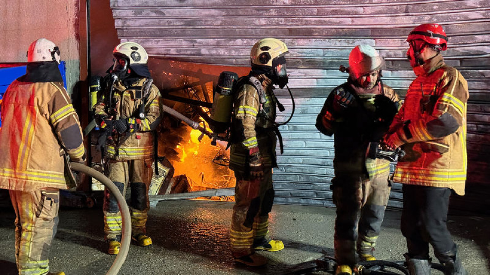 İzmir'de yangın! Çok sayıda ekip sevk edildi